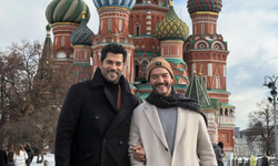 Burak Özçivit Moskova Anıtının Önünden Resim Paylaştı