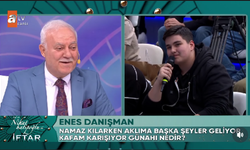 Nihat Hatipoğluna Sorulan Soru: “Namaz Kılarken Aklıma Başka Şeyler Geliyor”