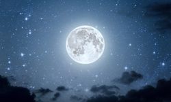 Ay’ın Görünmeyen Yüzü: Neden Ayın Sürekli Aynı Yüzünü Görüyoruz?