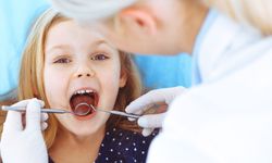 Doç. Dr. Sezin Özer: “Çocuklara Diş Bakımı Eğitimi, Sağlıklı Bir Geleceğin Temelidir”