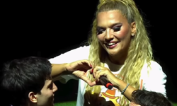 Demet Akalın’dan Seyircisine: “Oğlum Sen Dizilerde Falan Oynasana!”