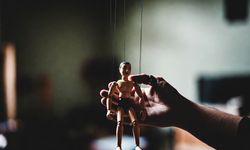 Manipülasyonları Tanımanın 5 Yöntemi