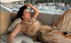 Merve Boluğur Tatil Sezonunu Erken Açtı! Tekneden Poz Verdi