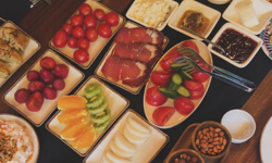 Özge Ulusoy Kahvaltı Masasından Paylaştı:” Yok Yok”