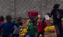 Afrikalı Çocuklar Türkiye Milli Takımı İçin Dans Etti!