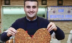 CZN Burak Kimdir? CZN Burak Kaç Yaşında? CZN Burak Serveti Ne Kadar?