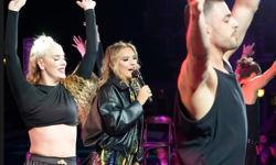 Demet Akalın Antalya’da Konser Verdi! Sevenlerini Coşturdu