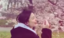 Merve Boluğur Ağaçlardaki Çiçekleri Kokladı! Eski Aşkını Unuttu Mu?
