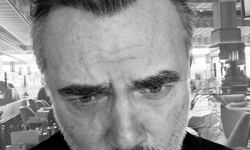 Oktay Kaynarca:” Bir İnsanı İki Şey Anlatır.”