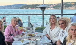 Safiye Soyman Ve Seda Sayan Boğaz’a Nazır Yerde!