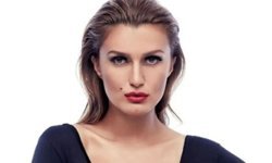 Tuğba Özay’ın Şarkısı Çok Konuşulacak! Vallahi De Bilmiyorum