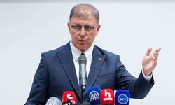 Cemil Tugay Kimdir? İzmir Büyükşehir Belediye Başkanı AK Parti'ye mi Geçiyor?