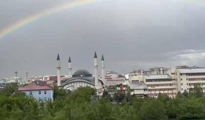 Ağrı’da yağmur sonrası gökkuşağı şöleni