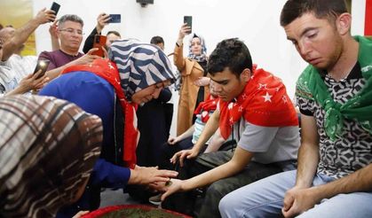 Aksaray’da özel gençlere asker kınası yakıldı