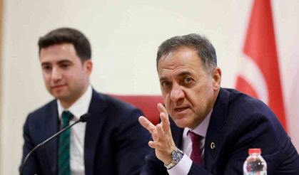 Bingöl Valisi Ahmet Hamdi Usta, Genç’te muhtarlarla bir araya geldi