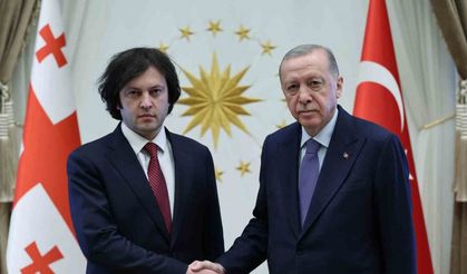 Gürcistan Başbakanı Kobakhidze’den Cumhurbaşkanı Erdoğan’a: "Hepimize örnek olan gerçek bir lider"