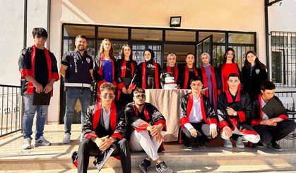 Öğrenciler mezuniyet programına polisleri de davet etti
