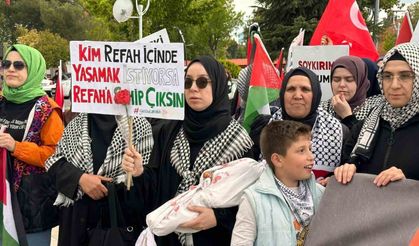 Uşak’ta Gazzeli anneler için eylem düzenlendi