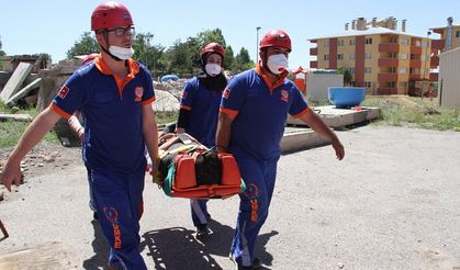 Kahramanmaraş’ta AFAD ve UMKE’den ortak tatbikat heyecan yarattı