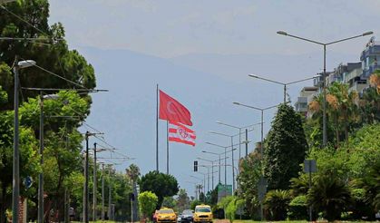 Antalya’da nem oranı yüzde 86’yı geçti, şehrin üzerini sis bulutu kapladı