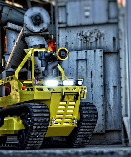 Yangınla Mücadelede Devrim! Bu Robot Merdiven Çıkıyor, Alevleri 60 Metreden Bastırıyor!