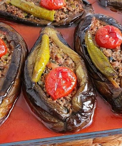 Karnıyarık fırında pişince yağ çekmiyor tadı katlanıyor
