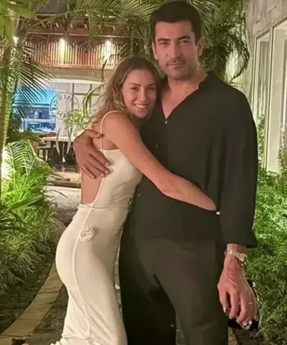 Sinem Kobal Paris'te! Sosyal Medyada Olay Yaratan Pozlarına Beğeni Yağdı