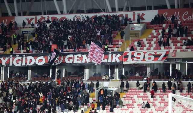 Sivasspor taraftarı maça ilgi göstermedi