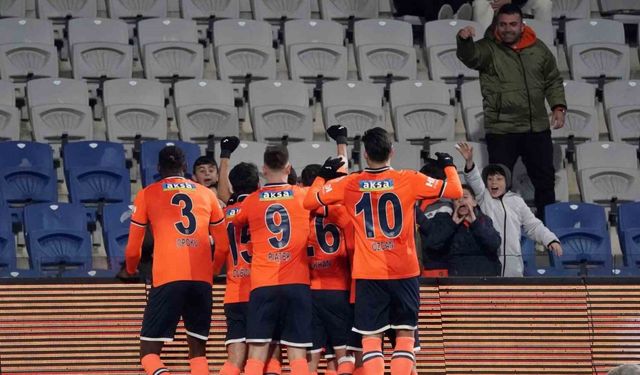 Trendyol Süper Lig: Başakşehir: 1 - Pendikspor: 0 (Maç devam ediyor)