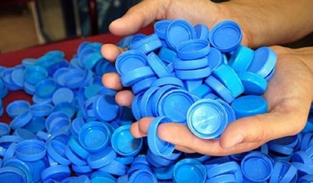 Su Şişesi Kapak Renkleri Anlamı: Kırmızı, Mavi, Beyaz ve Turuncu