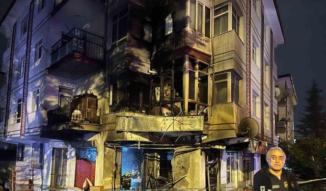 Ankara’da binanın girişindeki bakkalda çıkan yangın paniğe neden oldu