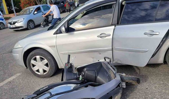 Antalya’da motosiklet ile otomobil çarpıştı: 1 yaralı