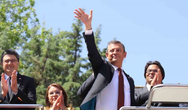 CHP Lideri Özgür Özel, kazanılan 15 belediye için Denizlililere teşekkür etti
