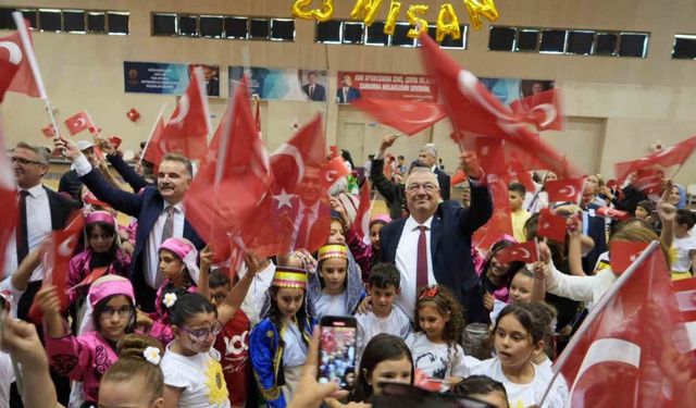 Edremit’te 23 Nisan Ulusal Egemenlik ve Çocuk Bayramı coşkuyla kutlandı