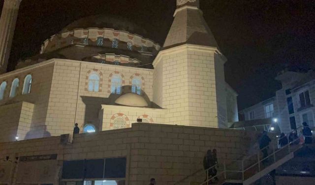 Osmaniye’de Kadir Gecesi’nde vatandaşlar camilere akın etti