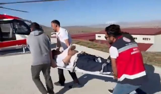 Van’da ambulans helikopter 64 yaşındaki hasta için havalandı