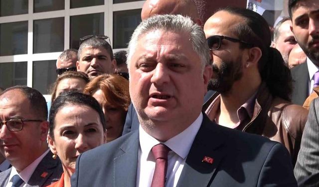 Yalova Belediye Başkanı seçilen Mehmet Gürel mazbatasını aldı