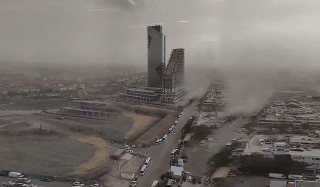 Ankara'da Sağanak Yağış ve Kuvvetli Fırtına Etkili Oldu