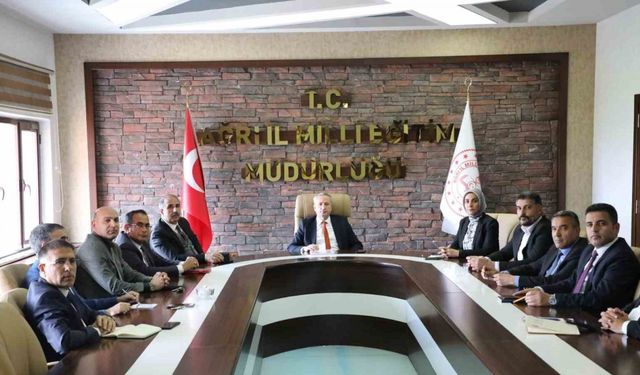 Ağrı Milli Eğitim Müdürü Kökrek’ten "Türkiye Yüzyılı Maarif Modeli"ne destek
