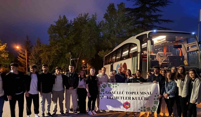 Anadolu Üniversitesi öğrencileri deprem bölgesinde kütüphaneler kurmak için yola çıktı