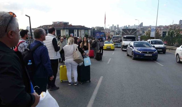 M4 Kadıköy-Sabiha Gökçen metro hattında arıza nedeniyle seferler durdu