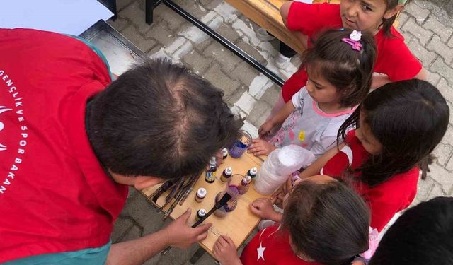 Muğla’da gönüllü gençler, Yatağan Katrancı İlkokulu öğrencileri ile bir araya geldi