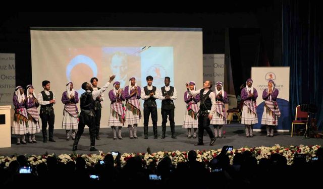 Samsun'da Türkçeyi öğrenen uluslararası öğrencilerden renkli mezuniyet töreni