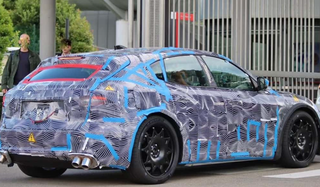 Ferrari'nin İlk Elektrikli Modeli İtalya'da Test Edildi: Yeni Crossover SUV ile Tanışın!