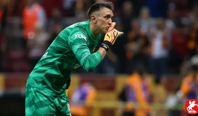 Galatasaray'dan Kaleye Dünya Yıldızı Hamlesi! Emiliano Martinez İçin Harekete Geçildi