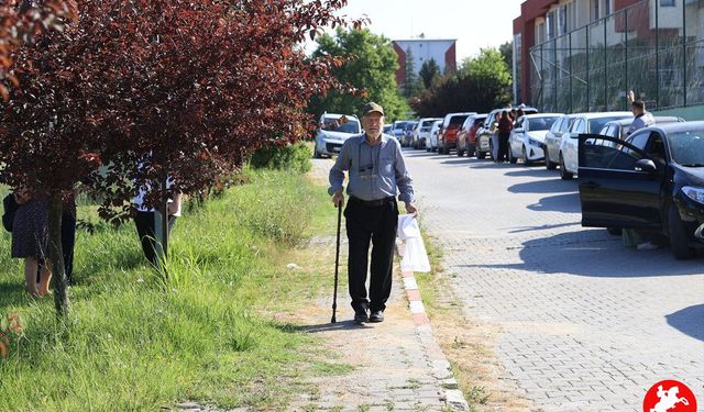 81 Yaşında 8. Kez YKS Heyecanı! Şevki Dede'nin Üniversite Aşkı Bitmiyor