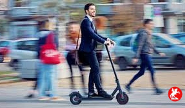 Ulaşımda Yeni Trend! Elektrikli Scooterlar Şehir Hayatının Vazgeçilmezi Oluyor