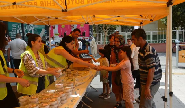 Mersin’de 20 bin kişiye aşure ikramı