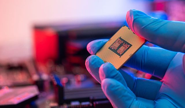 Çin’den Dünyayı Sarsan Hamle: İlk Kez “Tam Frekanslı” 6G Çip Üretildi!