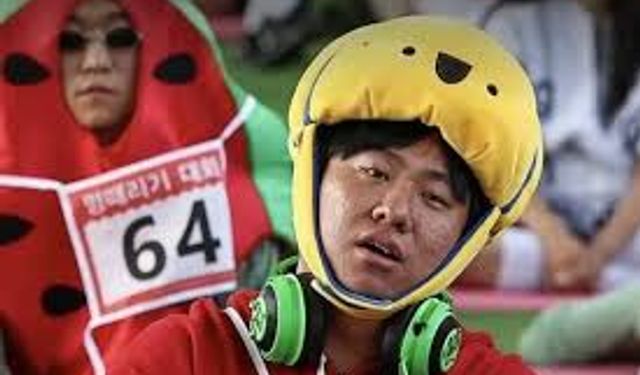 Seul’de 90 Dakika Boyunca Hiçbir Şey Yapmadan Beklemek! Tembellerin Gözü Bu Yarışmada